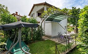 2 Bedroom Beautiful Apartment In Rukavac